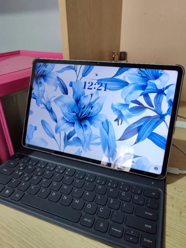 HONOR Pad 10 8GB 256GB Wifi 12.1” Uzay Gri Tablet + Klavye