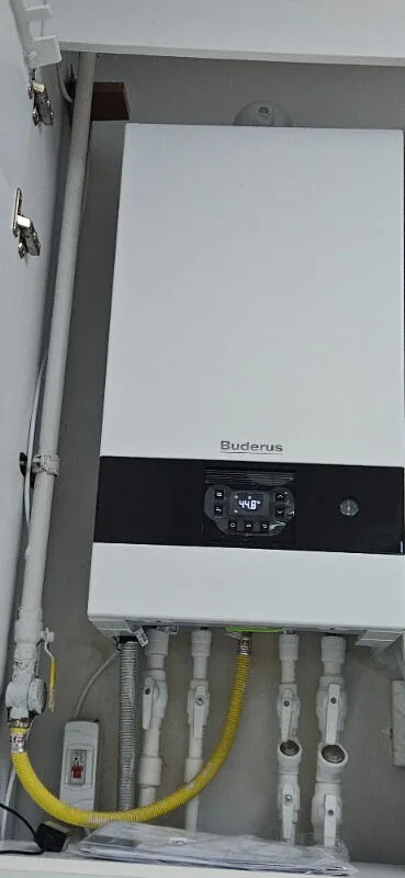 Buderus Logamax Plus GB122 İ 24 kw Yoğuşmalı Kombi (Baca Dahil)