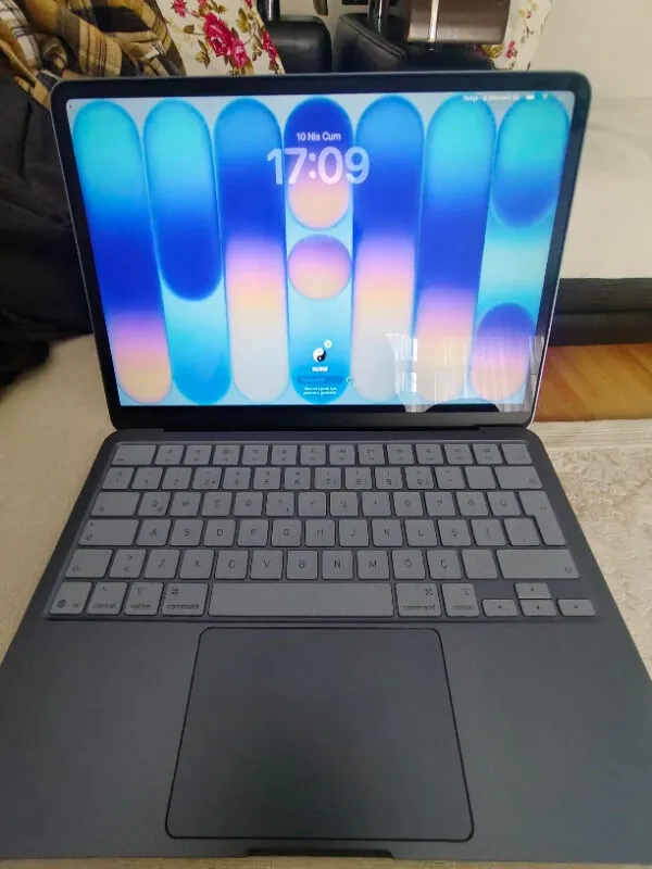 Apple MacBook Neo A18 Pro 8GB 512GB SSD macOS 13″ Taşınabilir Bilgisayar Indigo MHFG4TU/A